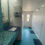 33hostel - Solo Traveller 18 To 35 Only Hostal *
