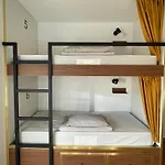 Hostal 33hostel - Solo Traveller 18 To 35 Only *