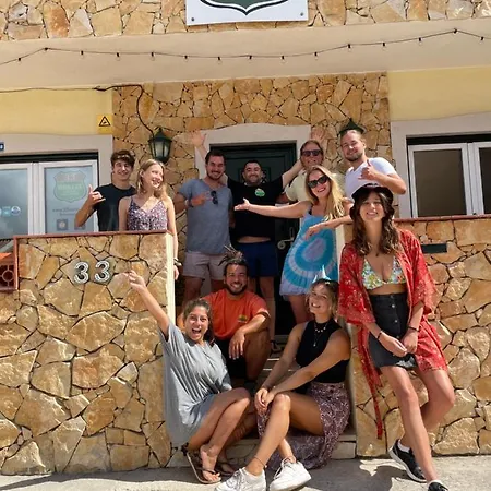 33 - Youth 18 To 35 Only Хостел Балеал