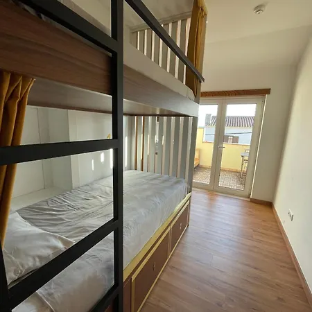 33hostel - Solo Traveller 18 To 35 Only 旅馆 *