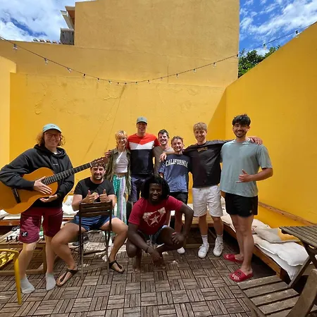 Хостел 33 - Youth 18 To 35 Only Балеал