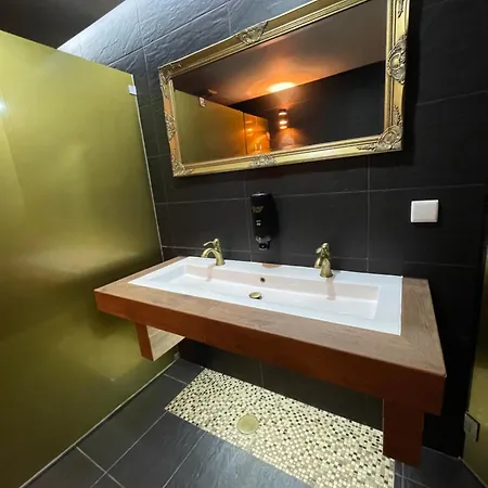 33hostel - Solo Traveller 18 To 35 Only 巴勒尔