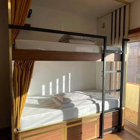33hostel - Solo Traveller 18 To 35 Only 巴勒尔
