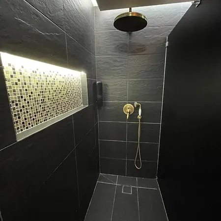 33hostel - Solo Traveller 18 To 35 Only * 巴勒尔