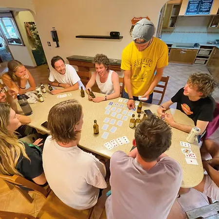 33 - Youth 18 To 35 Only Балеал