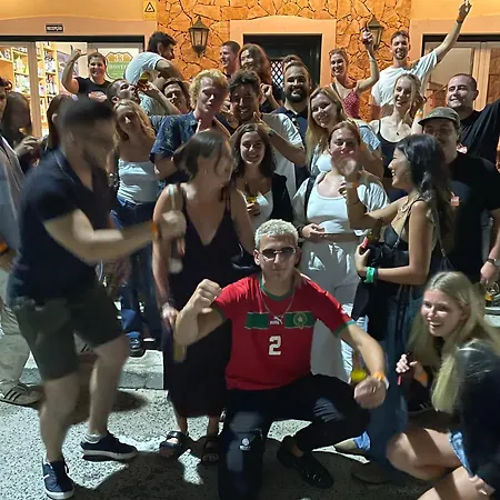 Хостел 33 - Youth 18 To 35 Only *