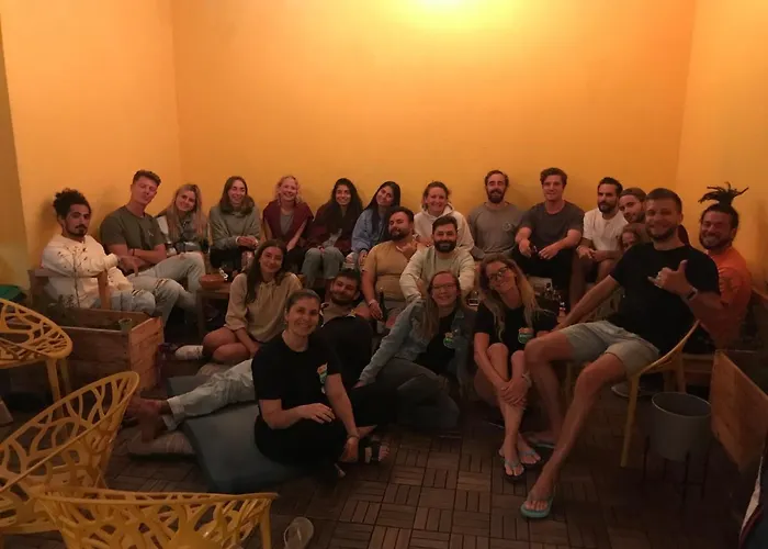 33 - Youth 18 To 35 Only Хостел Балеал