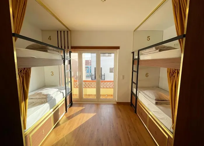 33 - Youth 18 To 35 Only Albergue