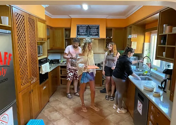 33 - Youth 18 To 35 Only Albergue Baleal