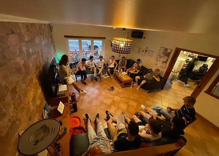 33 - Youth 18 To 35 Only Baleal