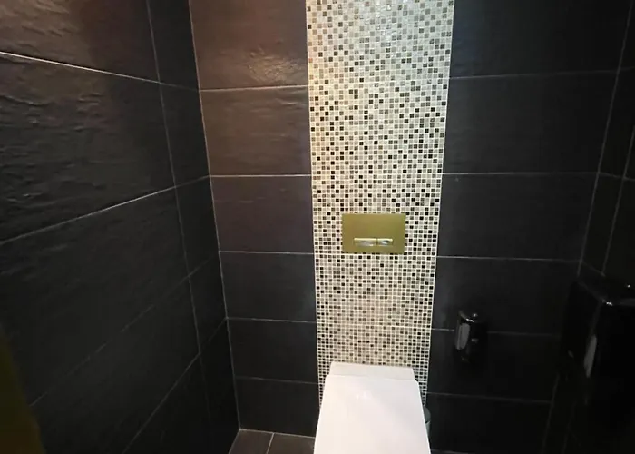 33 - Youth 18 To 35 Only