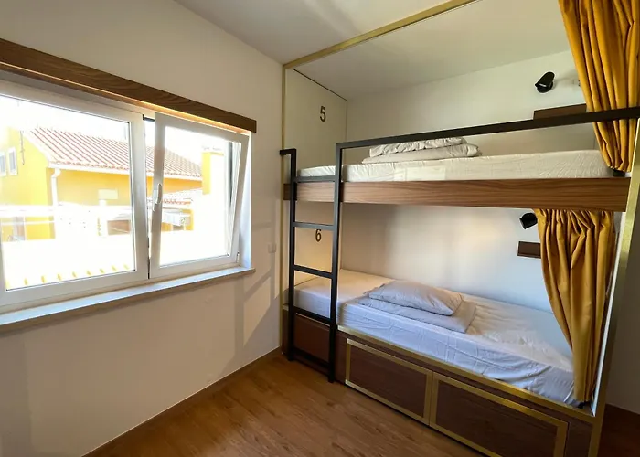 33 - Youth 18 To 35 Only Albergue *