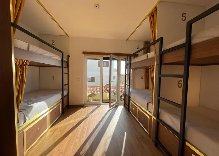 33 - Youth 18 To 35 Only * Балеал