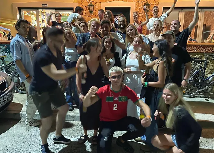 Хостел 33 - Youth 18 To 35 Only *