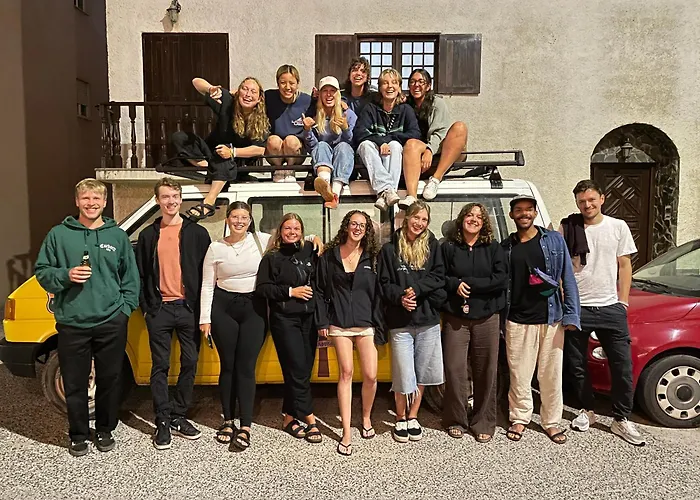 33 - Youth 18 To 35 Only Хостел Балеал