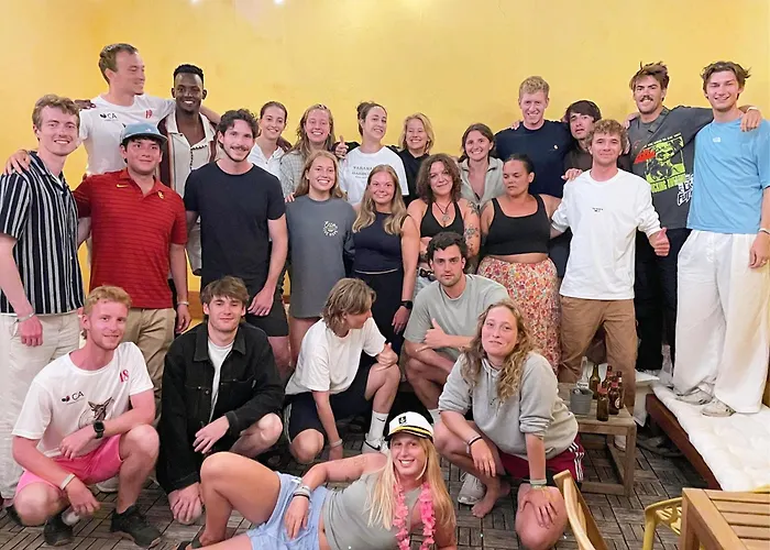 33 - Youth 18 To 35 Only * Балеал